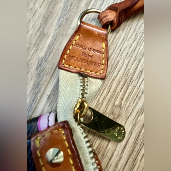 Authentic Louis Vuitton 🌸cherry blossom pouchette - Picture 4 of 16